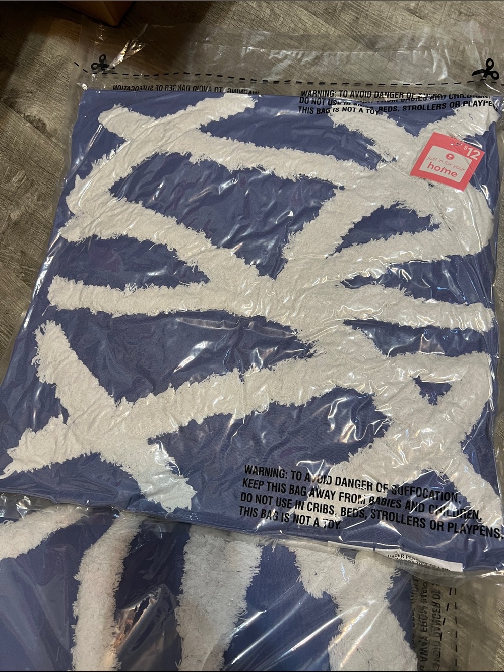 Home Collection Navy and White Shaggy Pattern Throw Blanket